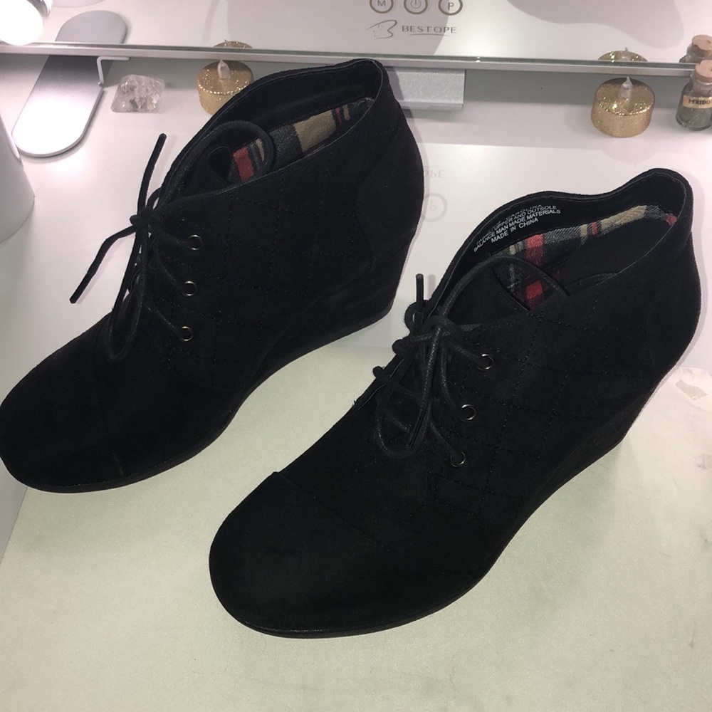 NEVER WORN black wedge booties